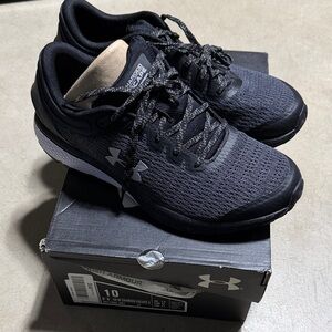 NIB Under Armour Women's Charged Escape 3 Running Shoe, Black/White, 10